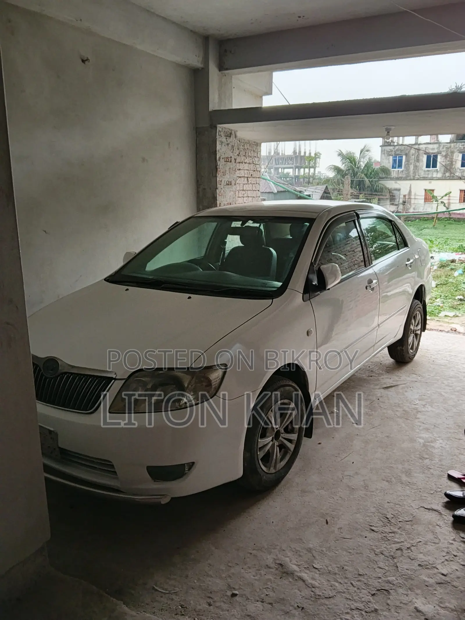 Toyota Corolla 2004 White
