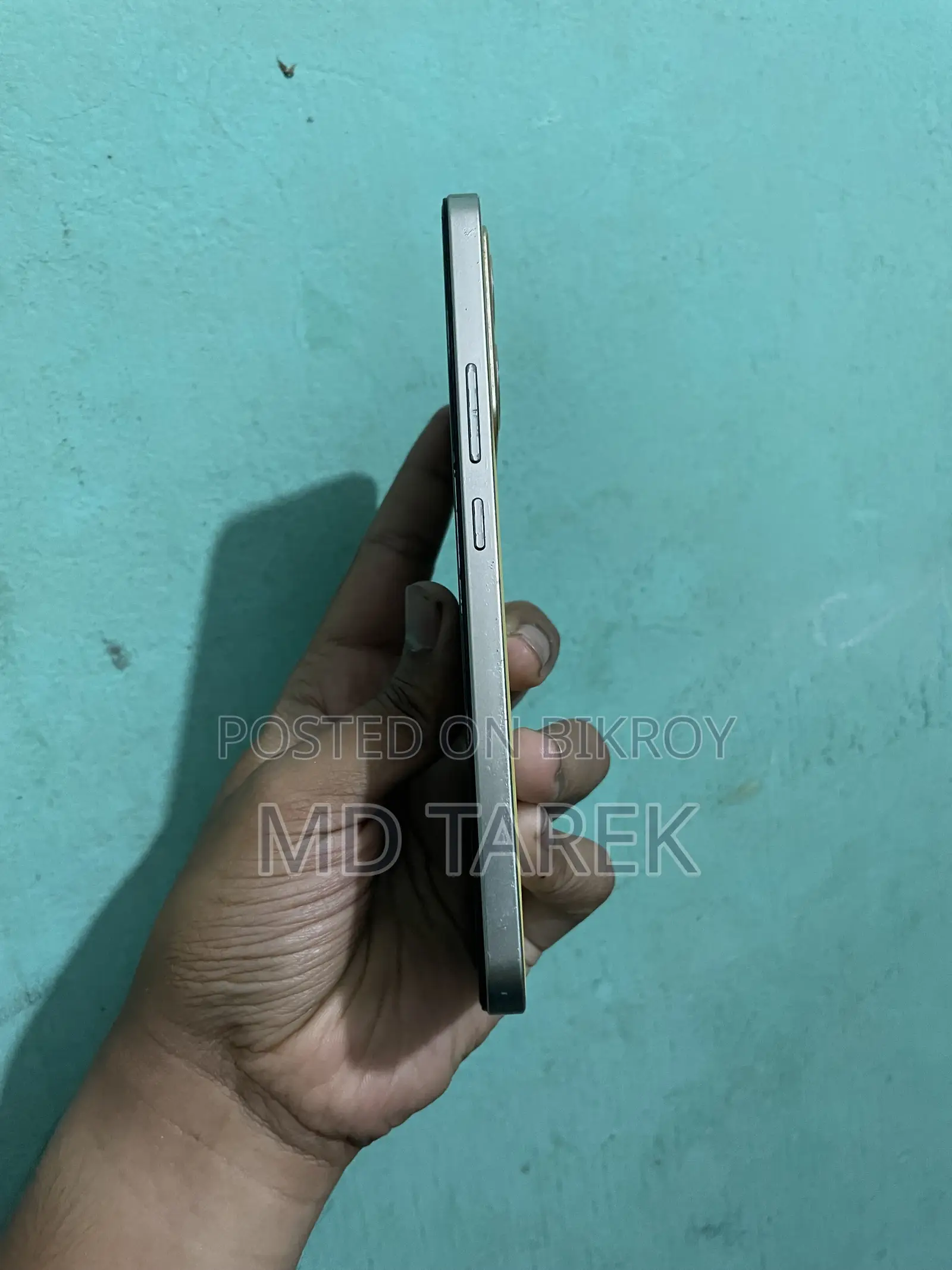 Vivo V25e 128 GB Gold