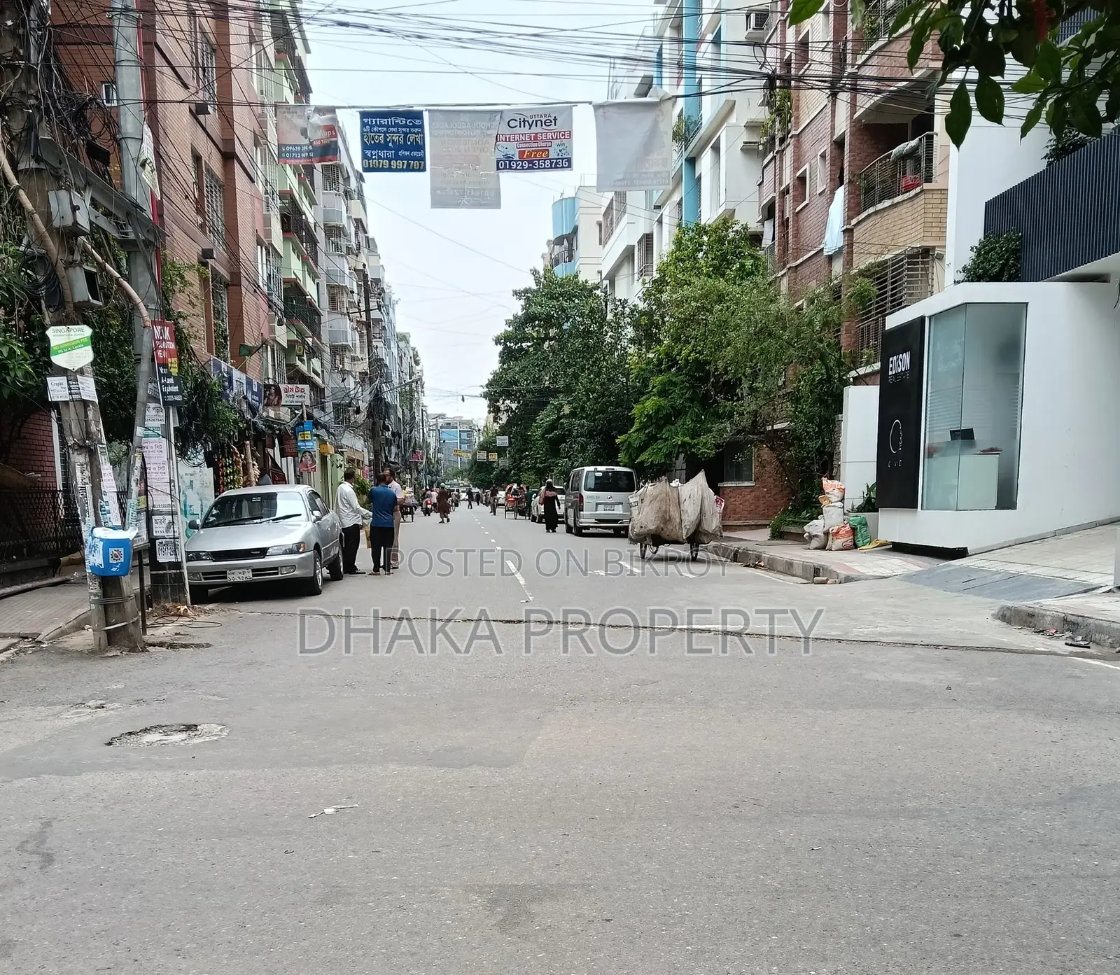 30ft Road 5 Katha Park South at Sector-13