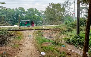 Land With 6-room Colony For Urgent Sale