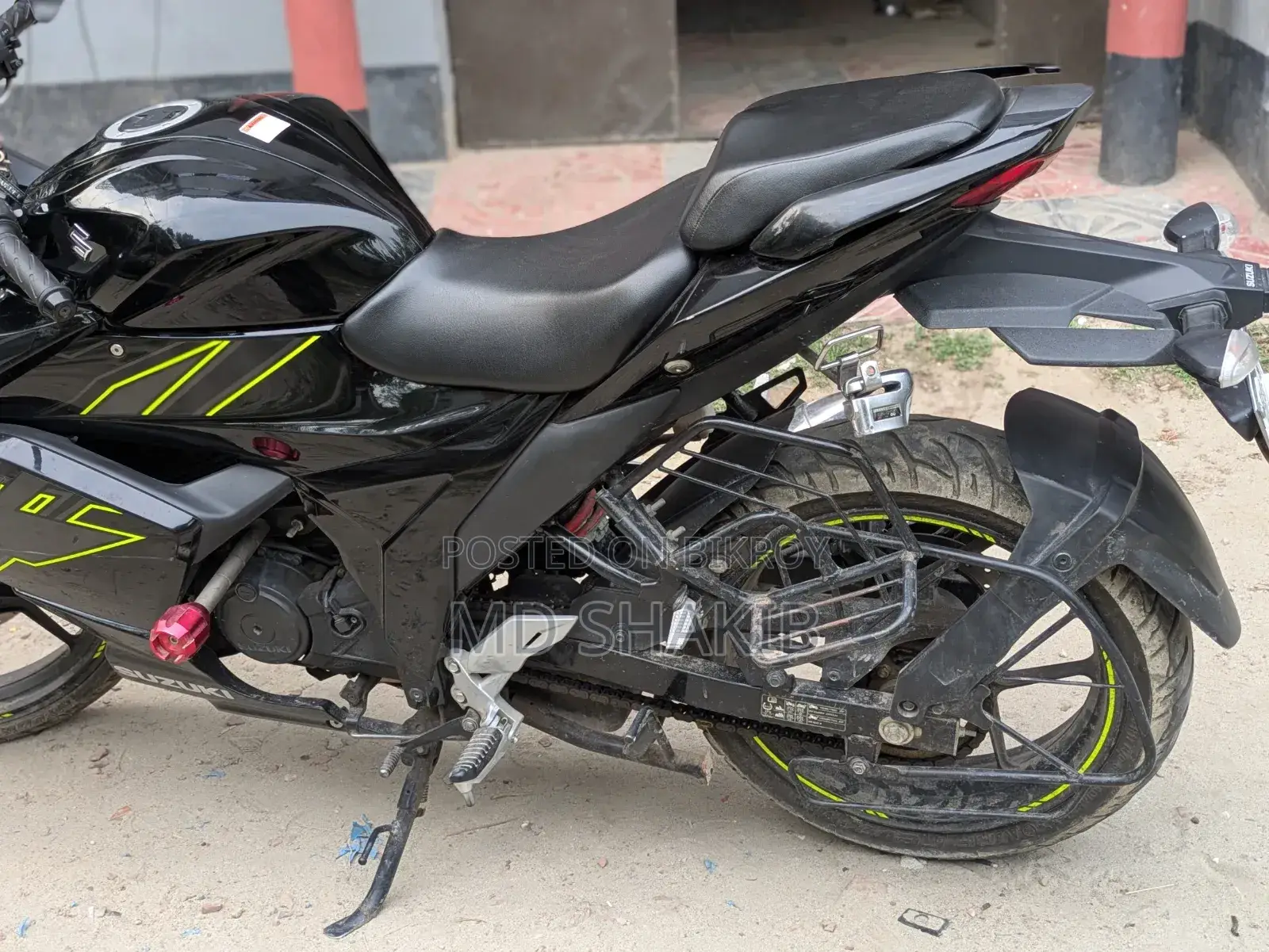 সুজুকি জিক্সার এসএফ এফআই ২০২২ কালো