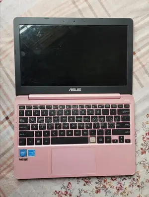 Laptop Asus VivoBook E12 E203NA 4GB Intel Celeron HDD 500GB