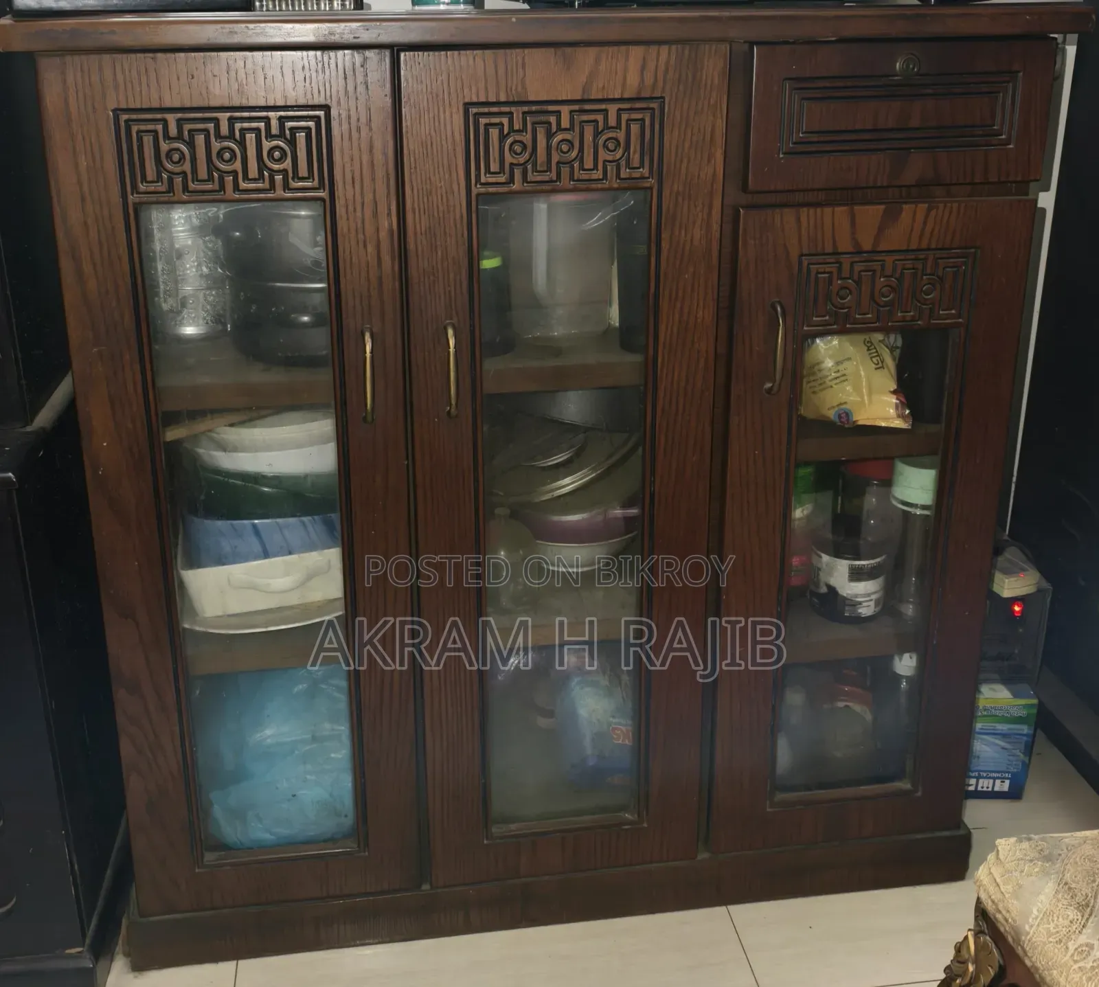 Used mini showcase for sale. Otobi quality.