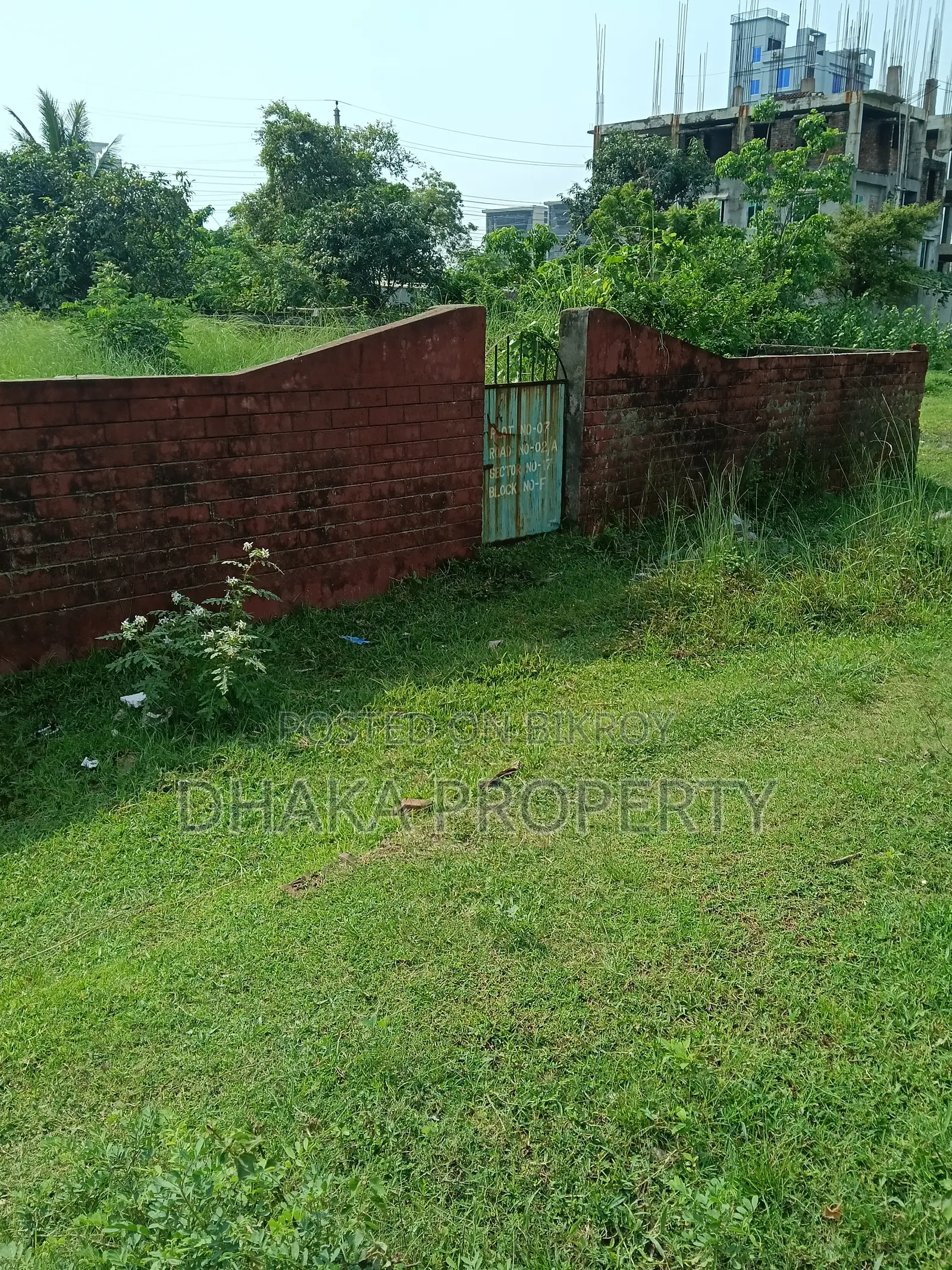 জোড়া ৬ কাঠা পার্ক নর্থ সেক্টর-১৬/আই