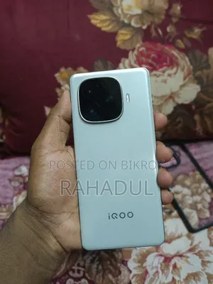 iQOO 256 GB White