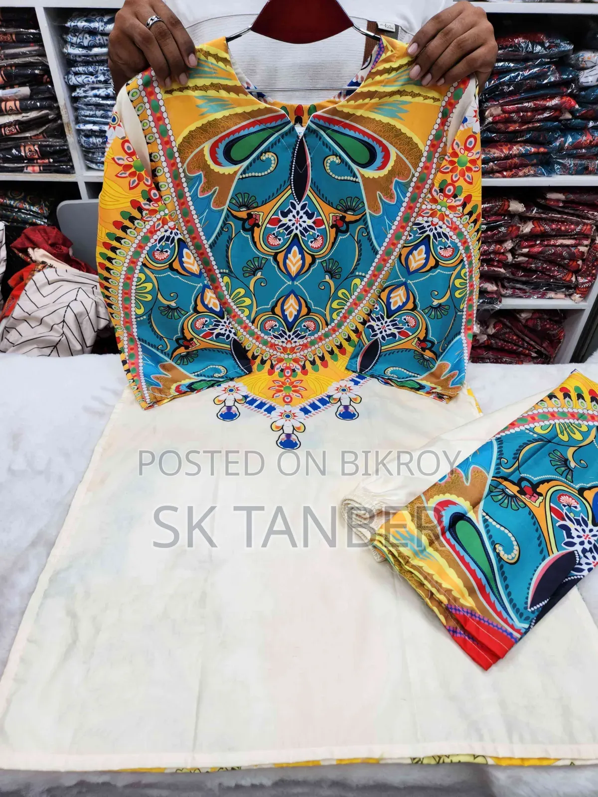 Two-piece set with digital print at a blast discount