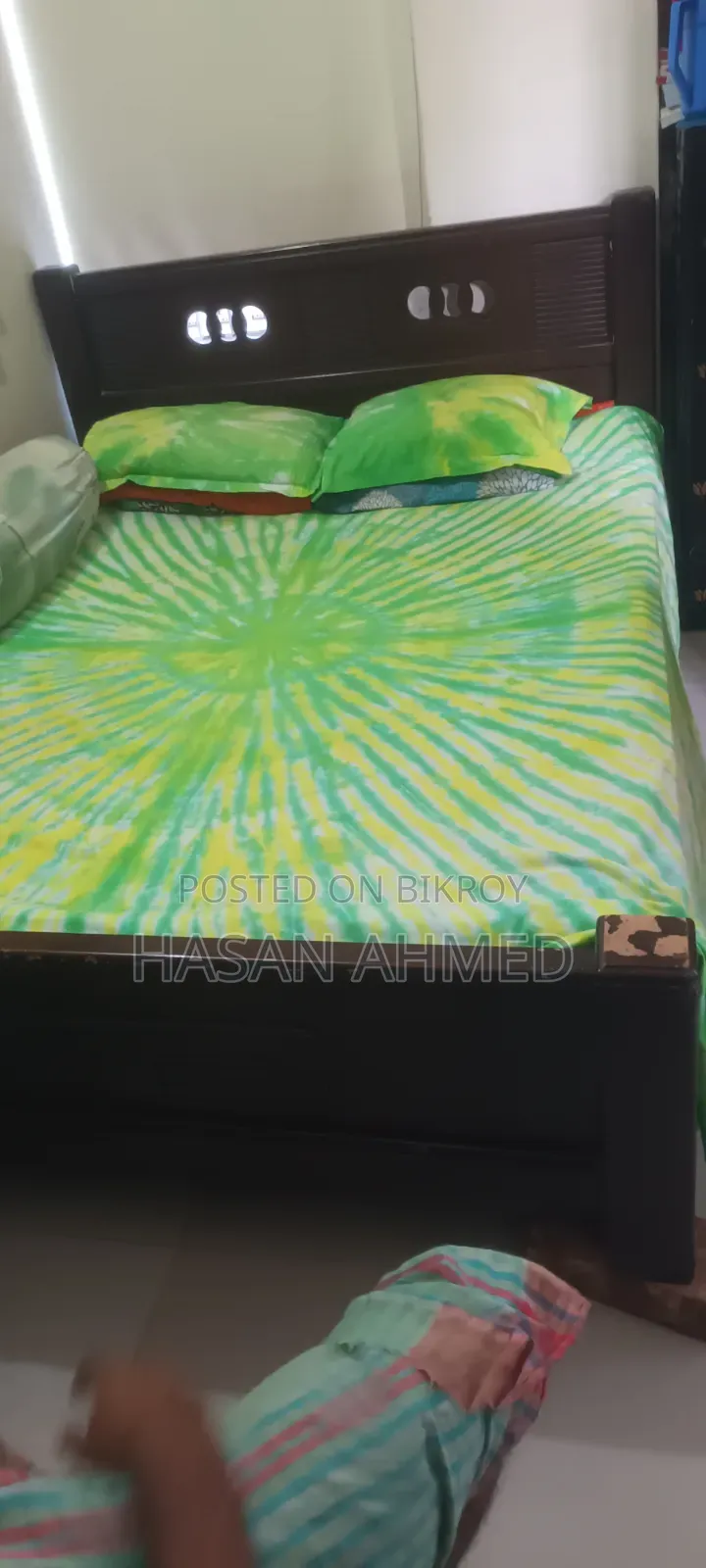 মালয়েশিয়ান কাঠের খাট