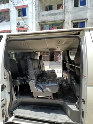 Toyota HiAce 2016
