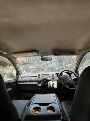 Toyota HiAce 2016