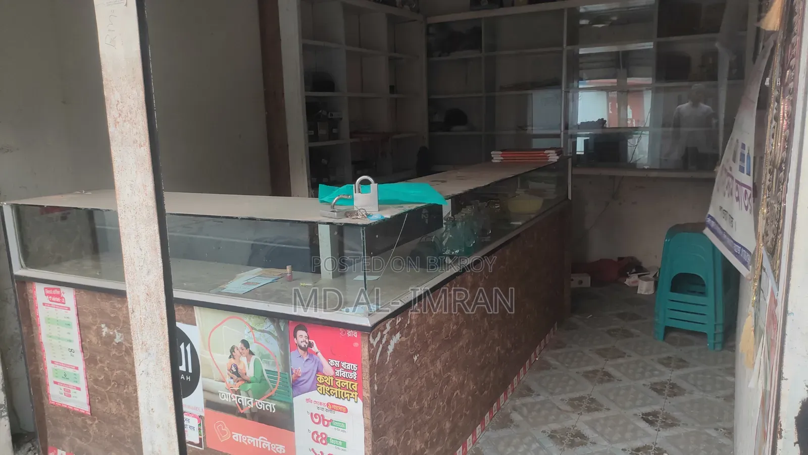 Shop for rent and decoration for sale
