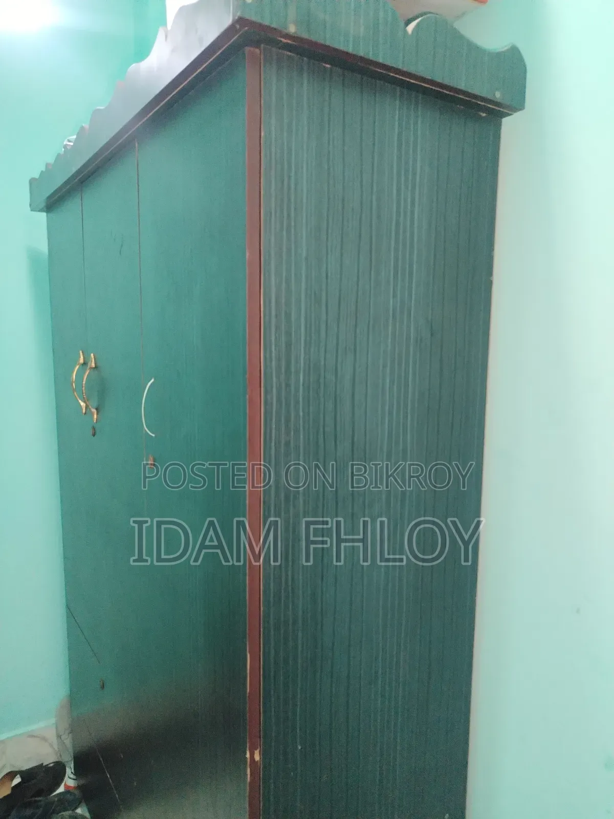 Double Size Bed 3-door Almirah