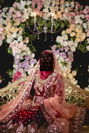 নিবিড় ফ্যাশন লাক্সারি ব্রাইডাল ওয়েডিং ডে লেহেঙ্গা কনের জন্য গর্জিয়াস