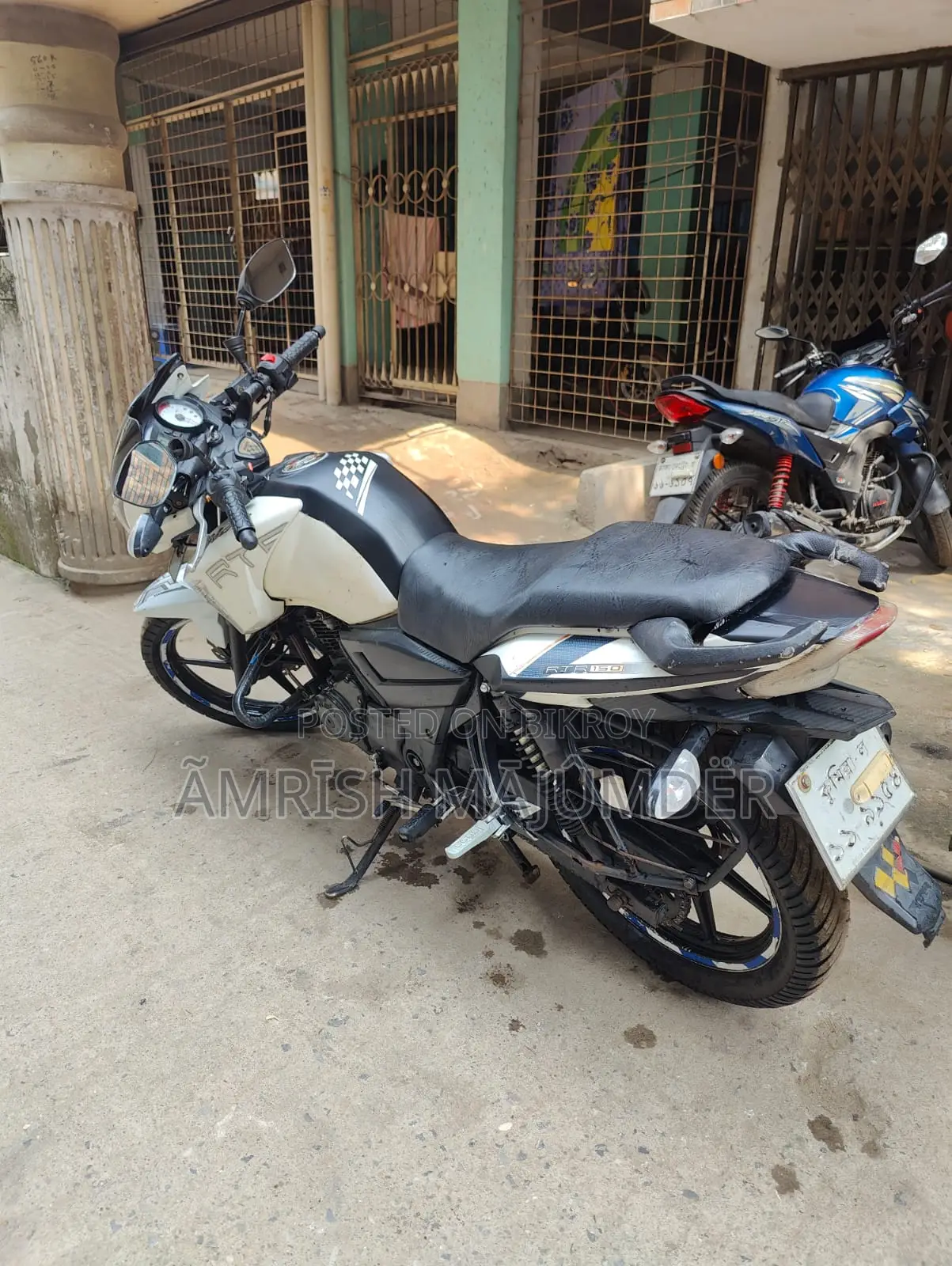 TVS Apache RTR 160 2V 2016 White