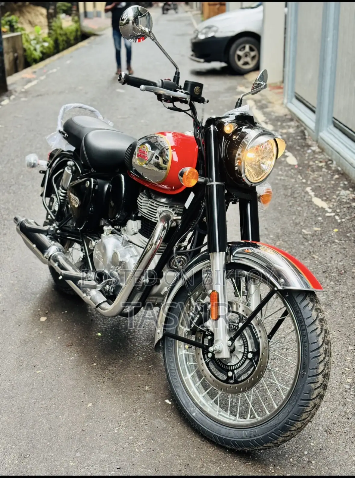 Royal Enfield Classic 350 2025 Red