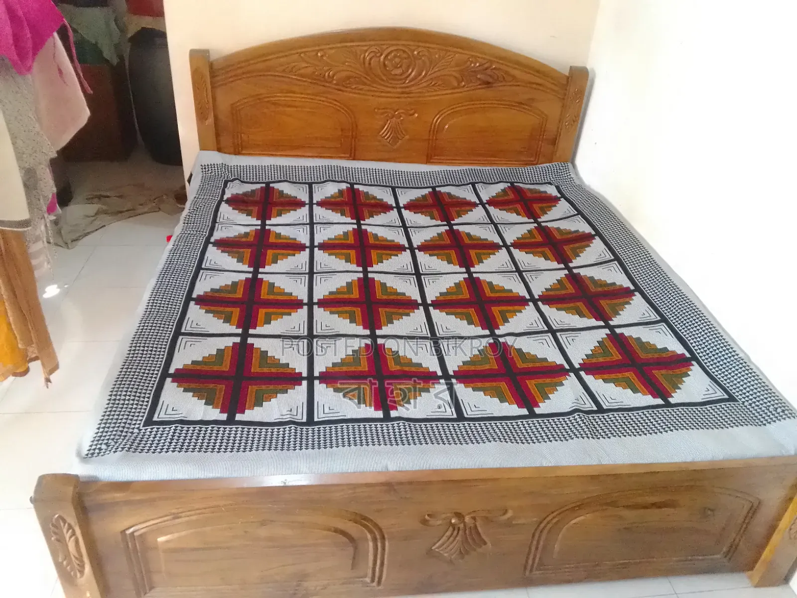 Raintree Wood Bed