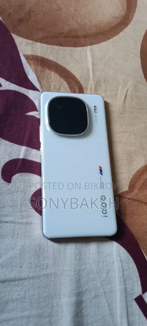 iQOO 12 512 GB White