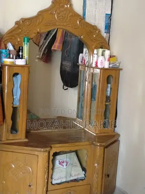 Used Acacia Wood Excellent Dressing Table for Sale (Good Condition)