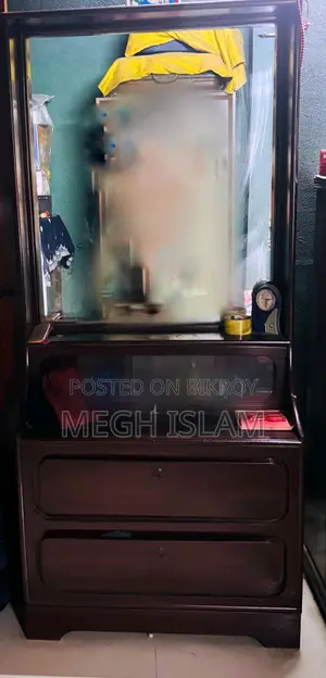 ড্রেসিং টেবিল