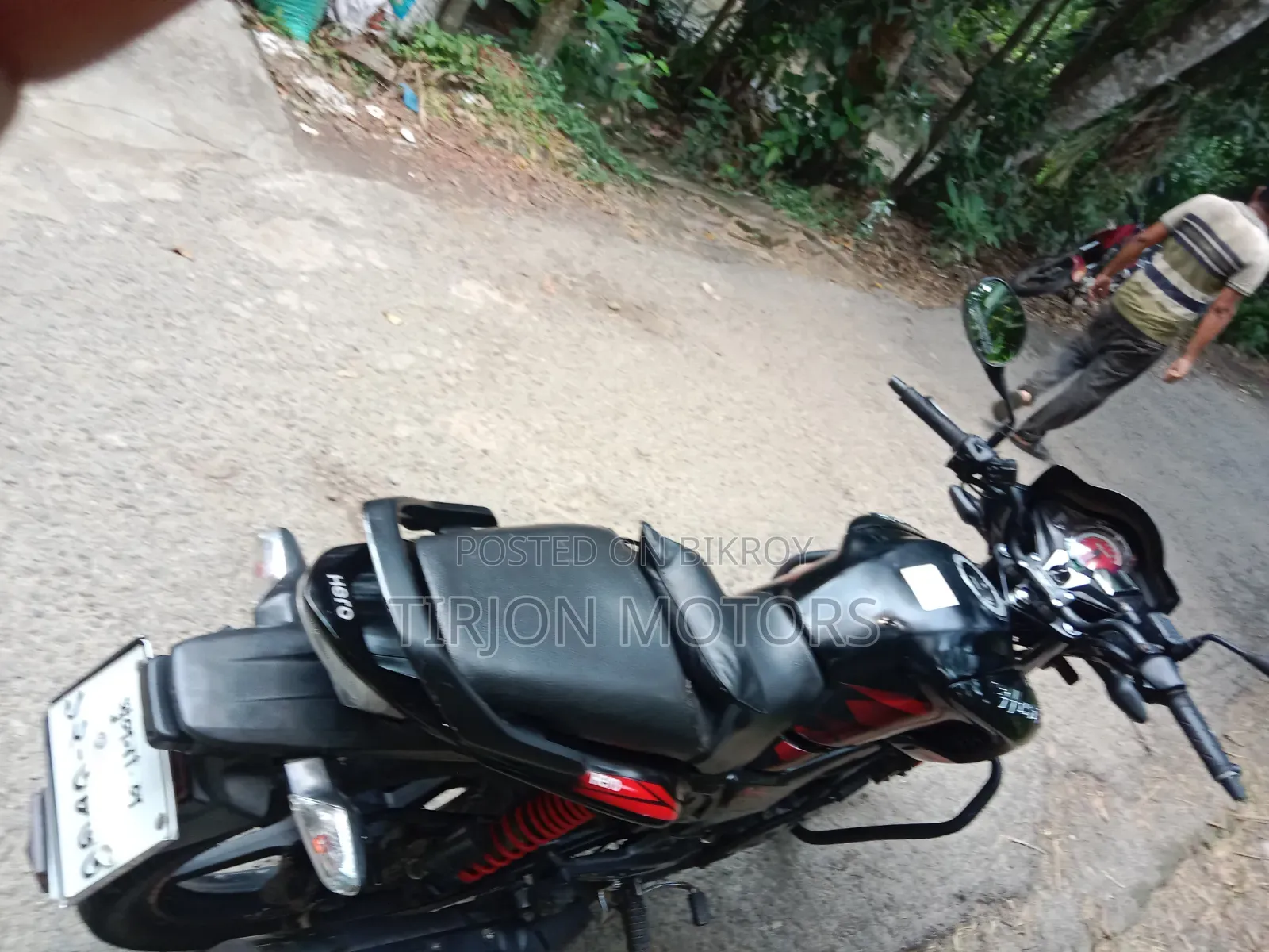 Hero Hunk 2022 Black