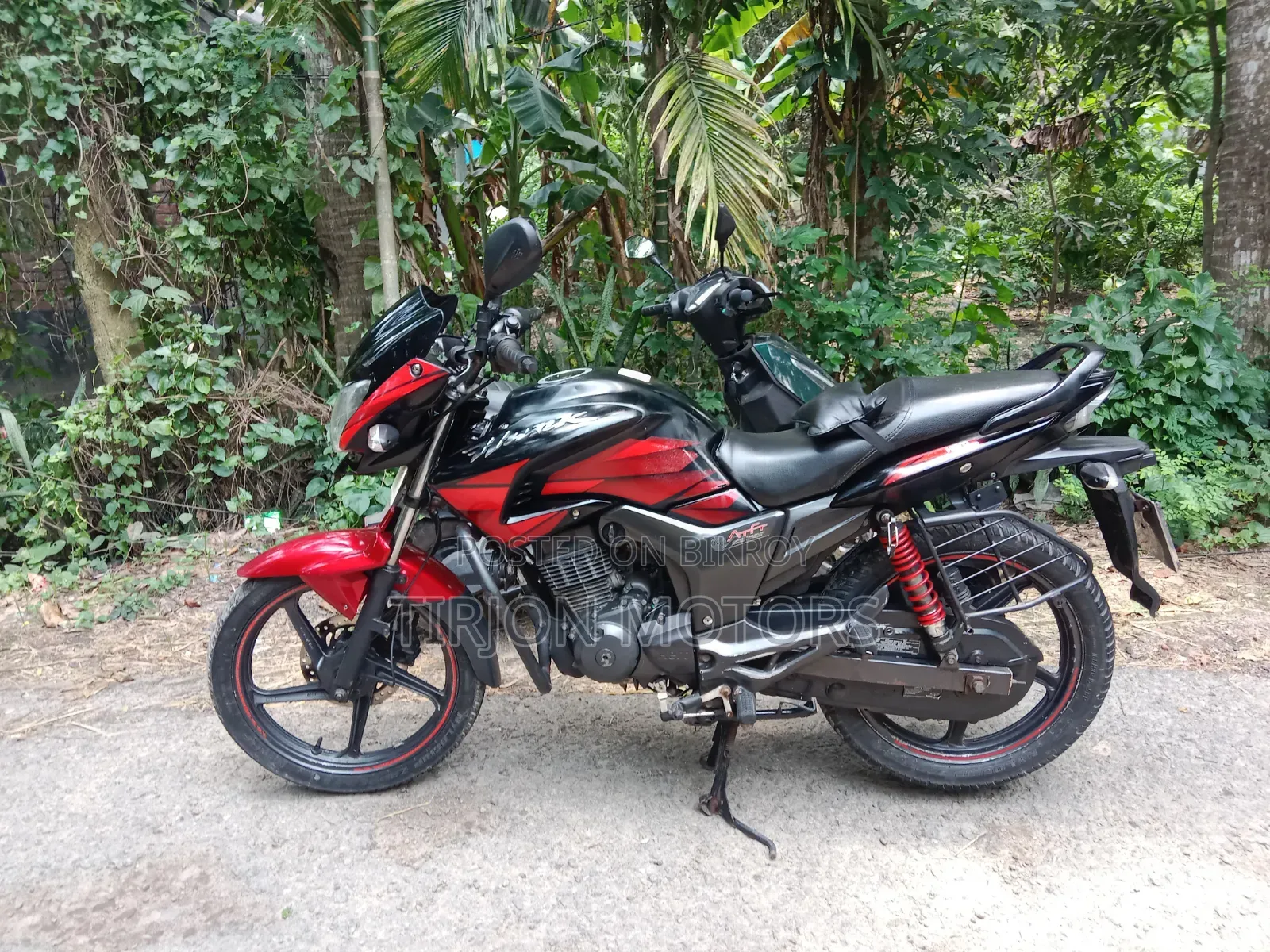 Hero Hunk 2022 Black