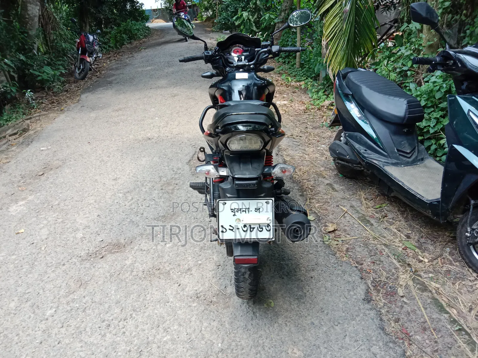 Hero Hunk 2022 Black