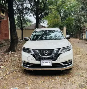 Nissan X-Trail 2.0 Hybrid Front Wheel Drive 2018 Pearl