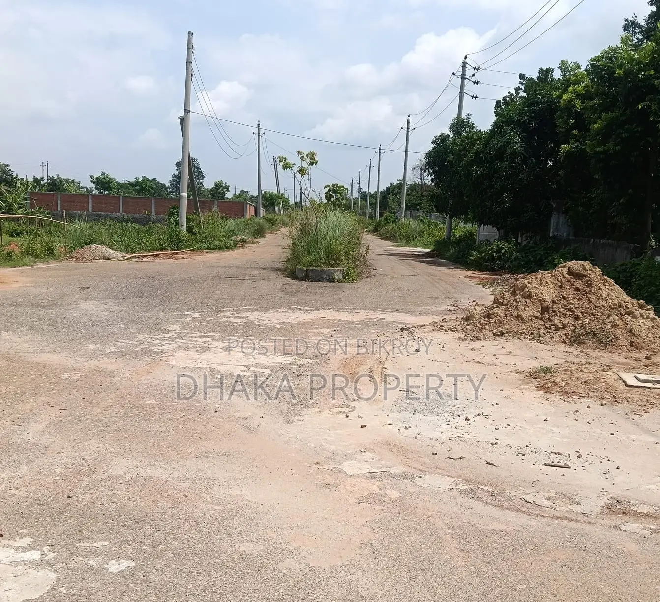 ৭৫ ফুট রাস্তার পাশে দক্ষিণমুখী ৩ কাঠা সেক্টর-১৫