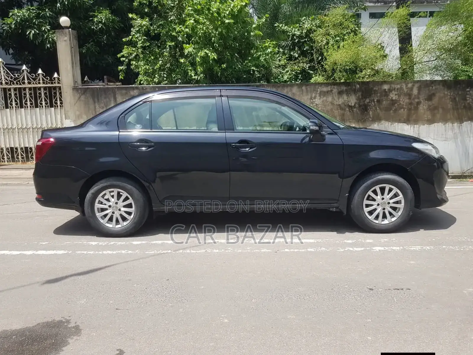 Toyota Axio 1.5 X 2 Wheel Drive 2015 Black