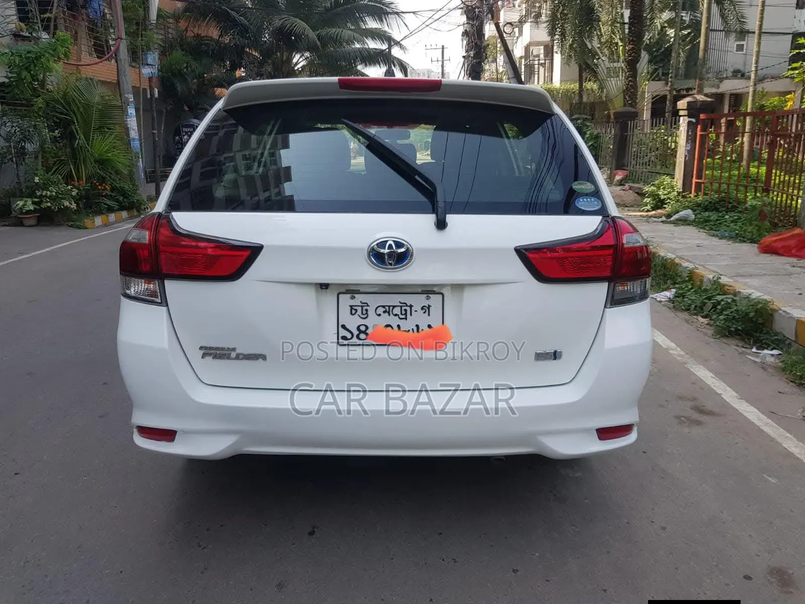 Toyota Corolla Fielder 1.5 Hybrid Front Wheel Drive 2016 Off White