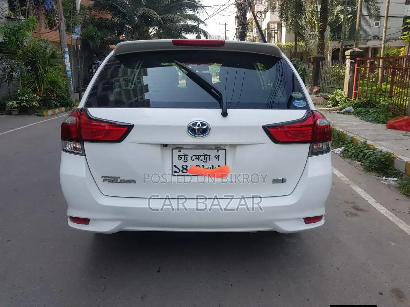 Toyota Corolla Fielder 1.5 Hybrid Front Wheel Drive 2016 Off White