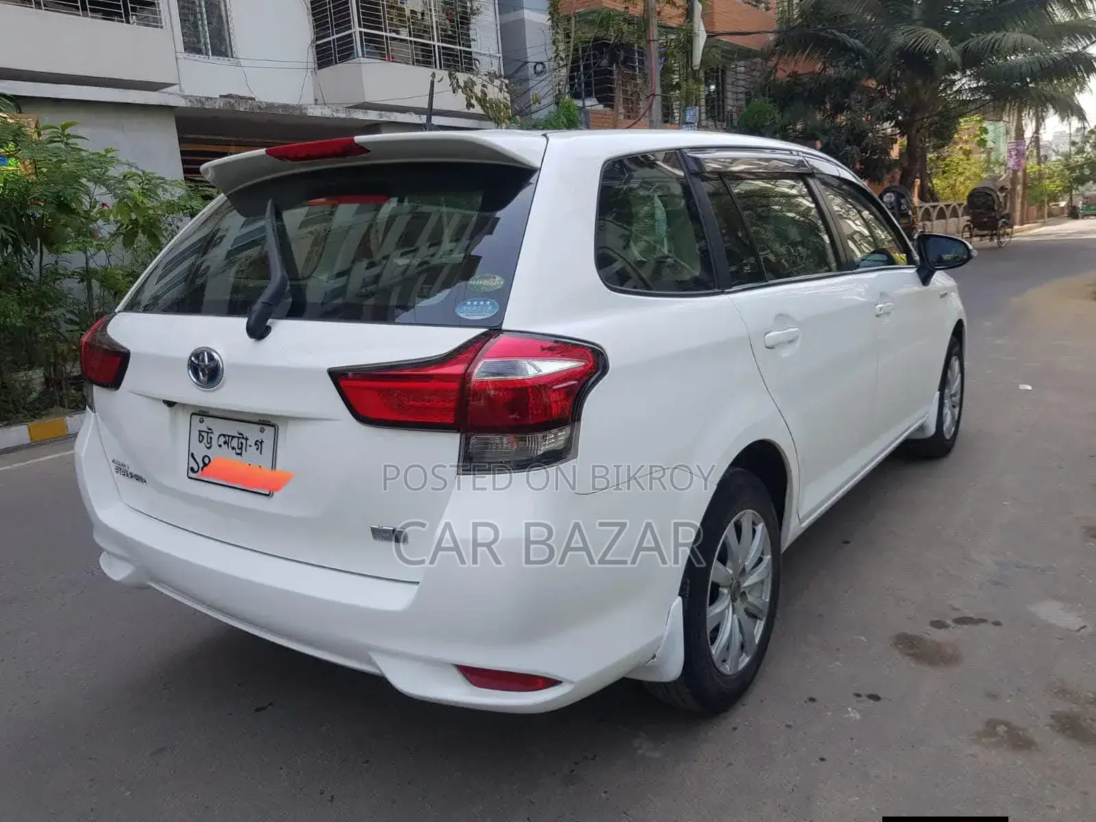 Toyota Corolla Fielder 1.5 Hybrid Front Wheel Drive 2016 Off White
