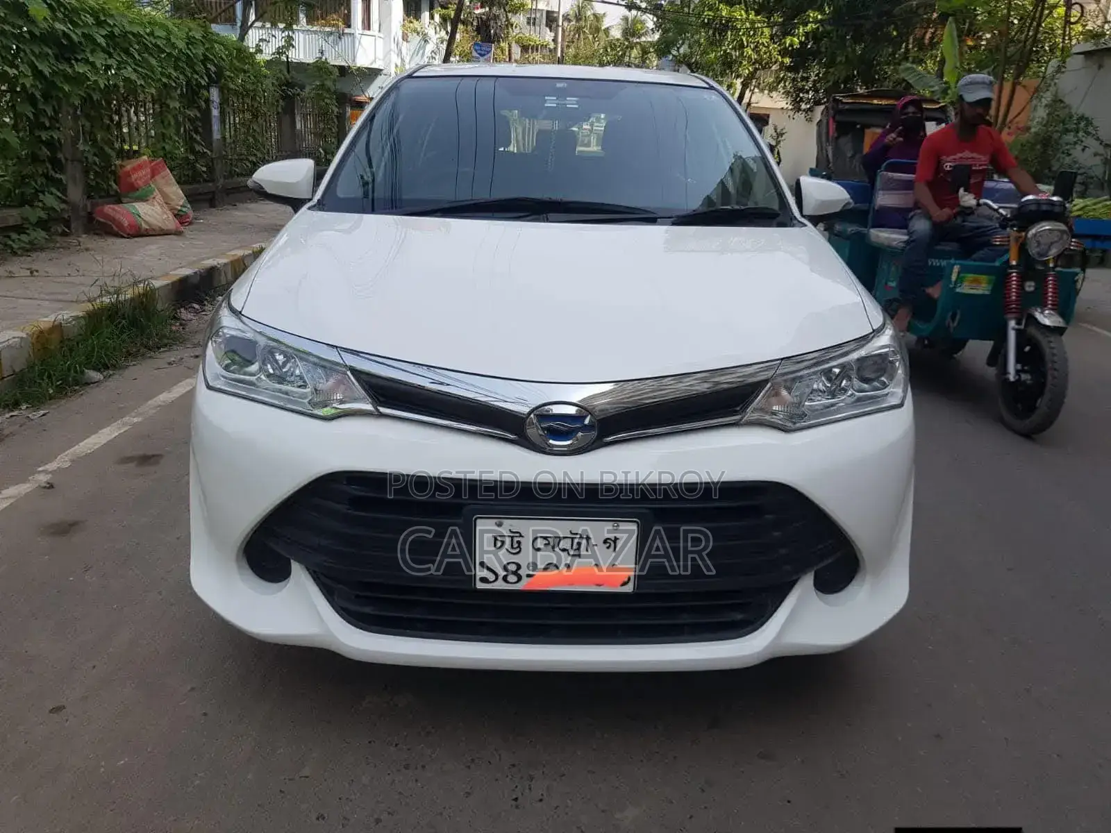Toyota Corolla Fielder 1.5 Hybrid Front Wheel Drive 2016 Off White