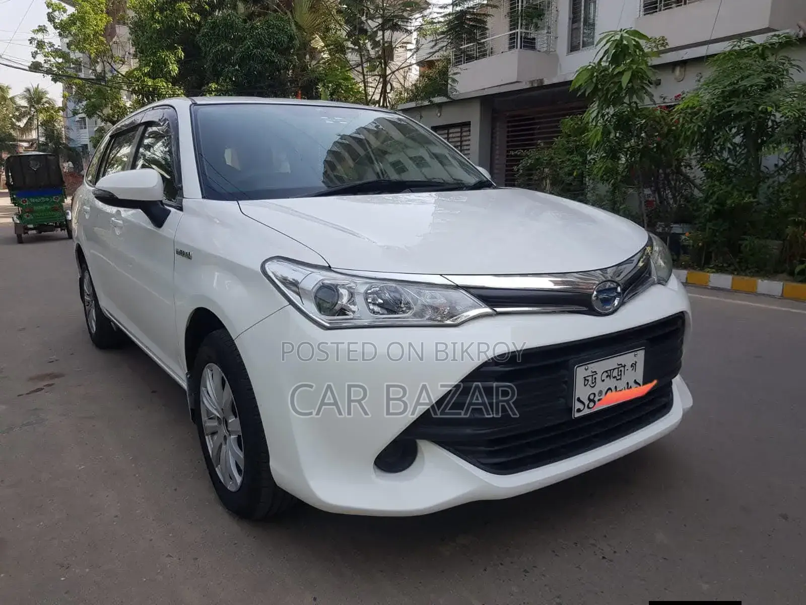 Toyota Corolla Fielder 1.5 Hybrid Front Wheel Drive 2016 Off White