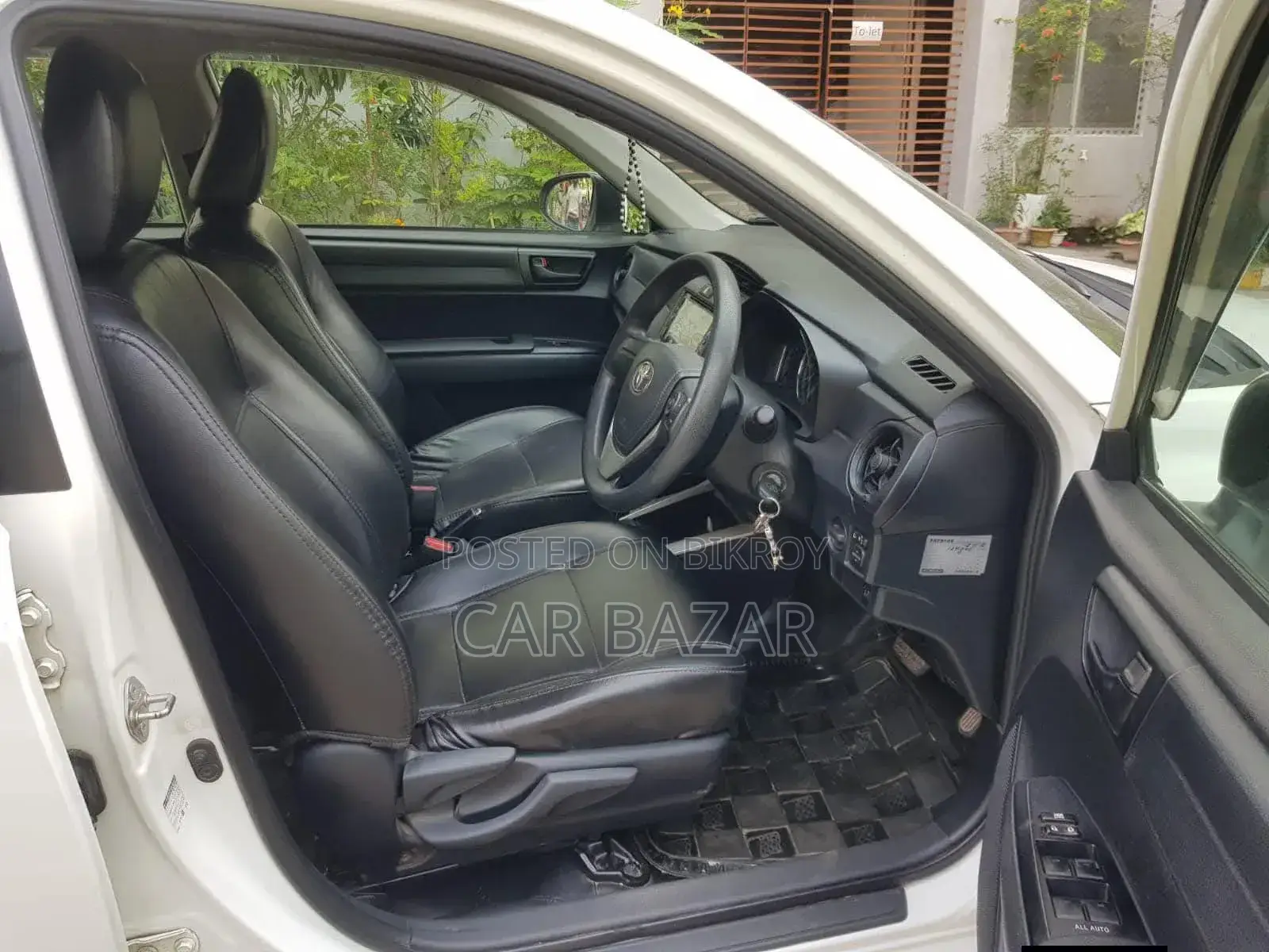Toyota Corolla Fielder 1.5 Hybrid Front Wheel Drive 2016 Off White