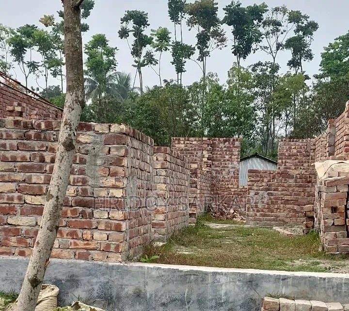 বাড়ি বিক্রি করা হবে