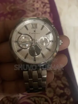 ক্রেডেন্স ঘড়ি