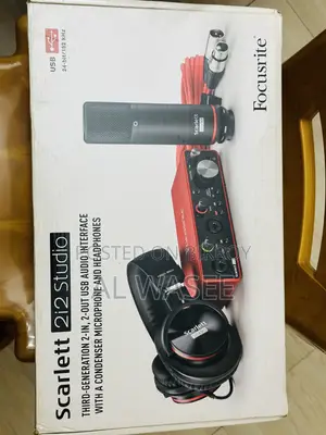 Focusrite Scarlett 2i2 Studio 3rd Gen Recording Bundle