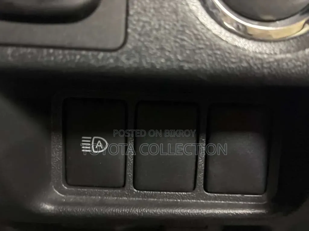 Toyota HiAce 2022 Black