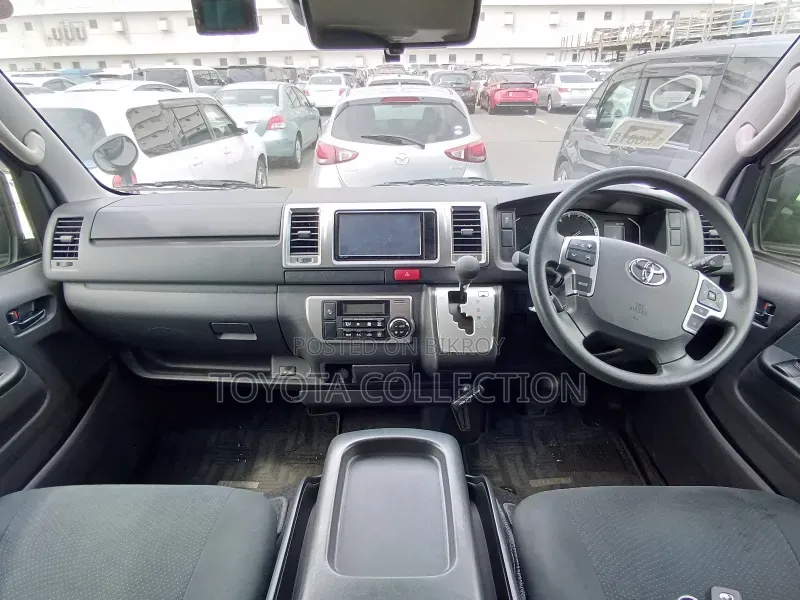 Toyota HiAce 2022 Black