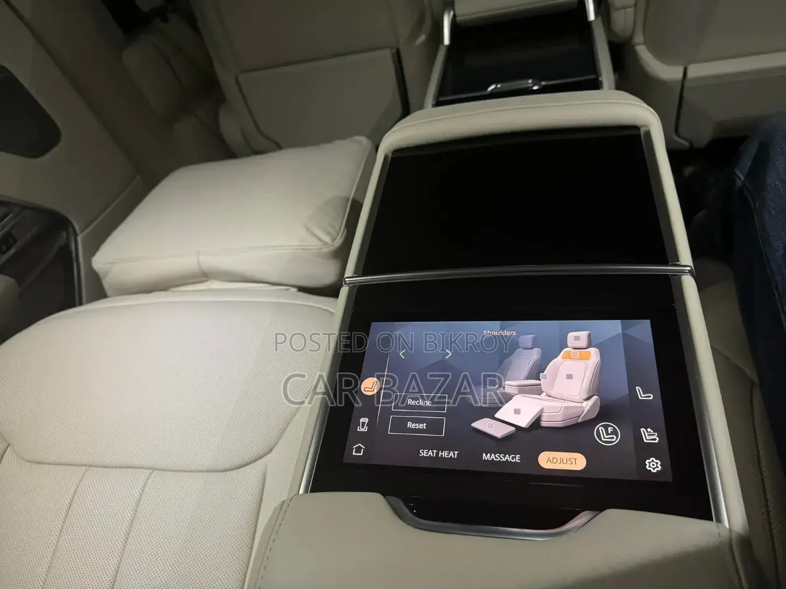 New Land Rover Range Rover Vogue 2025 Gold