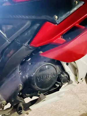ইয়ামাহা ওয়াইজেডএফ-আর ২০১২ লাল