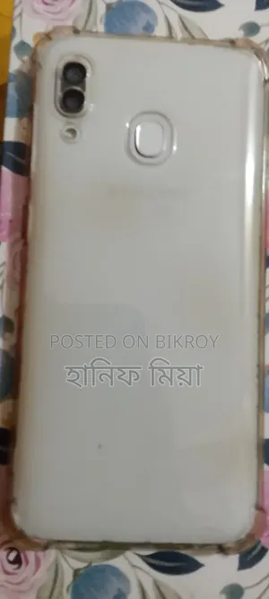 Samsung Galaxy A30 32 GB White