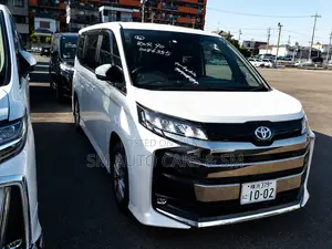 Toyota Noah 2023 Pearl
