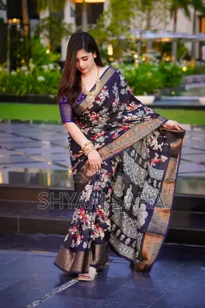 Premium Dhupiyan Silk Saree With Contrasting Blouse Piece