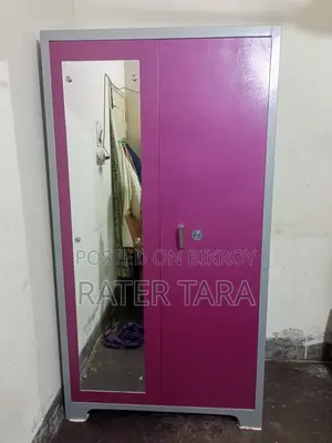 স্টিলের আলমারি