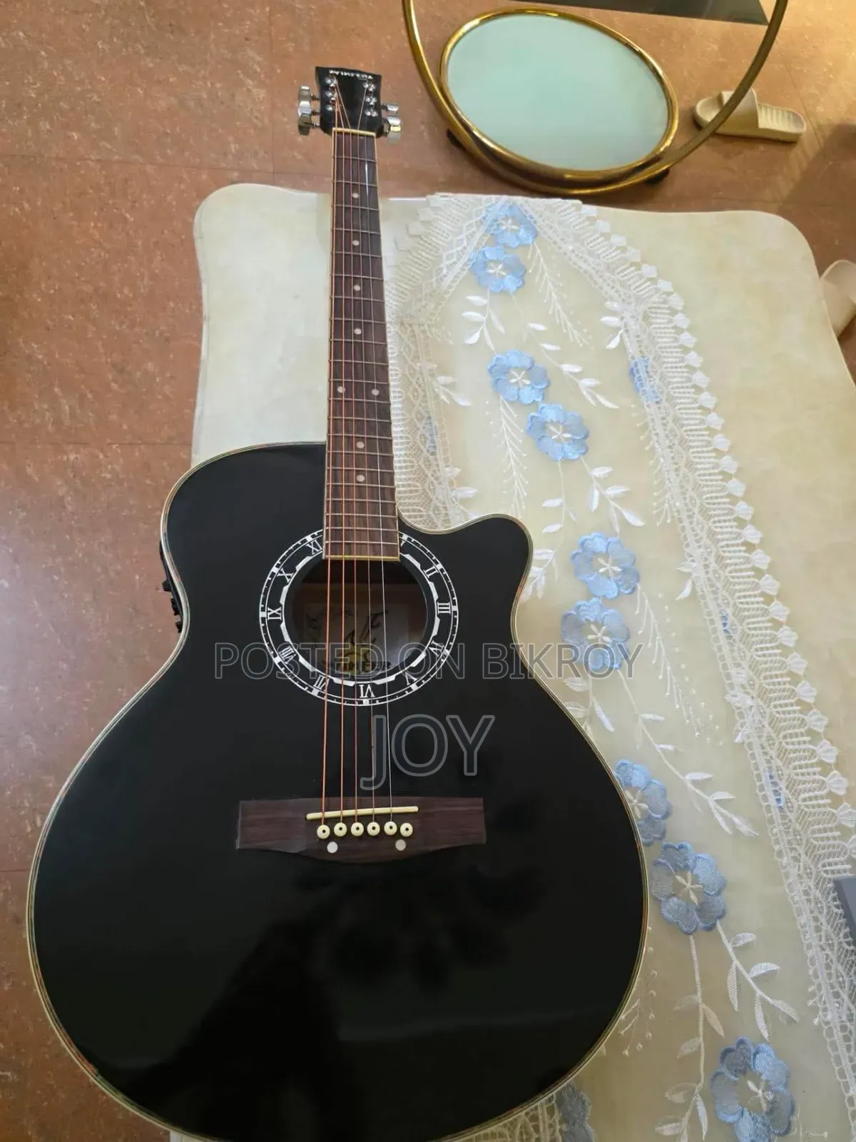 Winfer Guitar (Semi Electric)