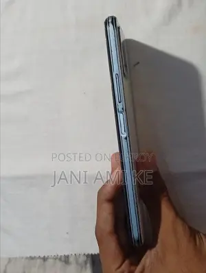 Vivo Y21 64 GB White
