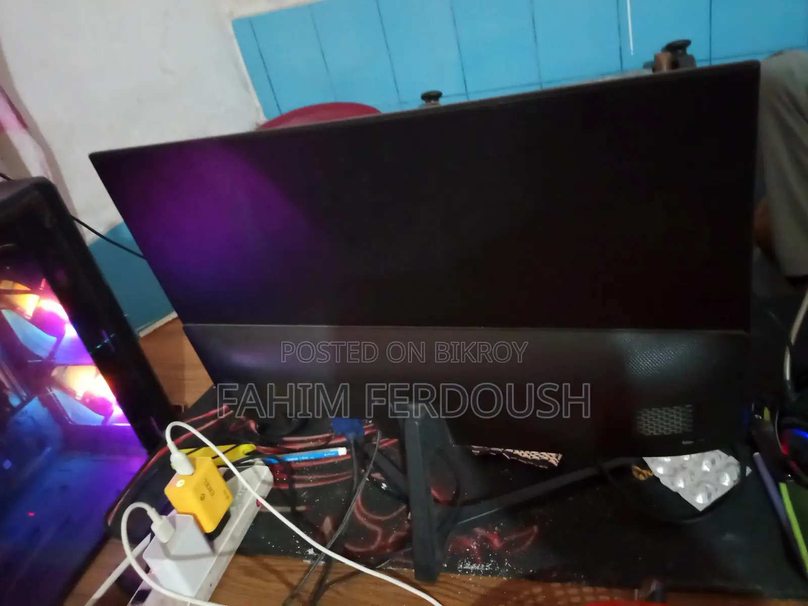 Unv 22' Monitor (Borderless)
