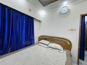 কিং সাইজ মেহগুনি খাট এবং মেট্রেস