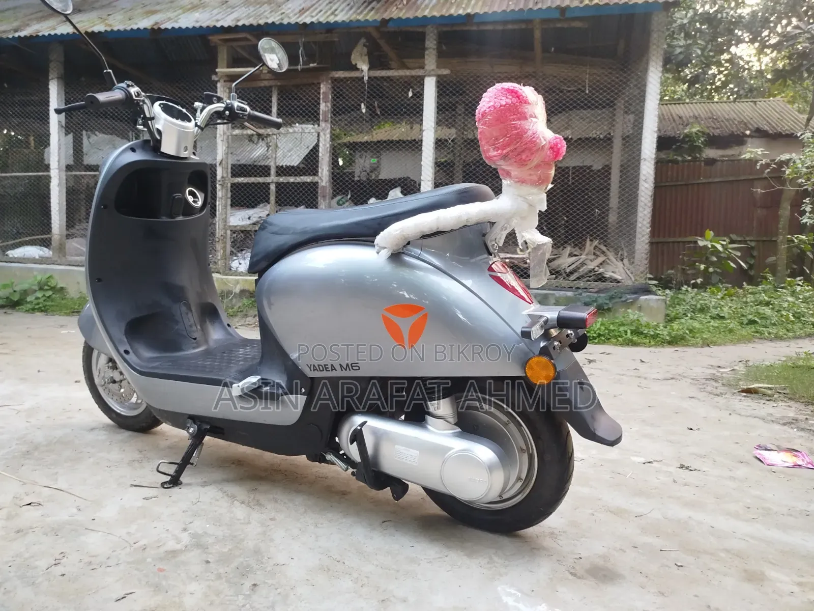 New Yadea M6 2026 Gray